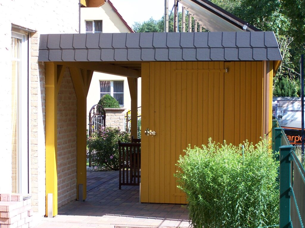 Carport Maßanfertigung aus Holz mit optionaler Solartechnik