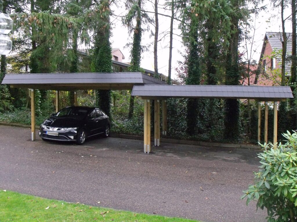 Hochwertige Carport Maßanfertigung als Stufenbau