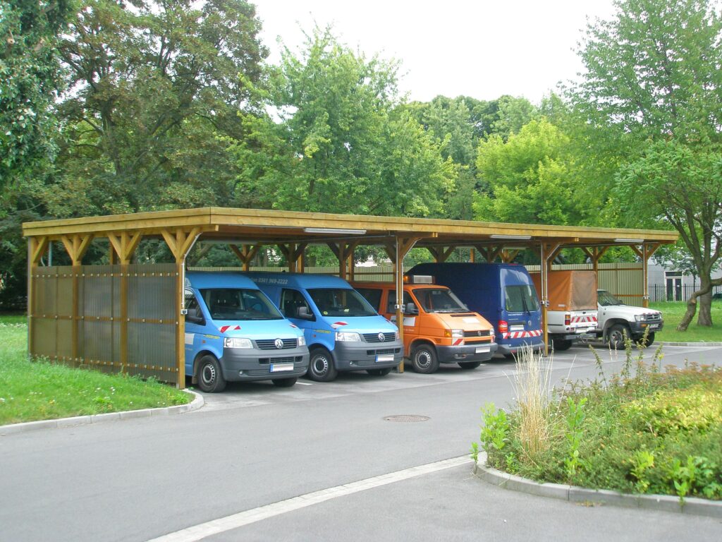 Reihenanlage mit Holzblende