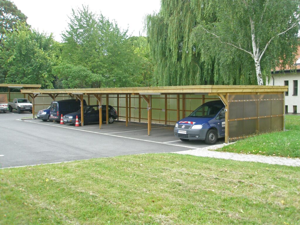 Reihenanlage mit Holzblende