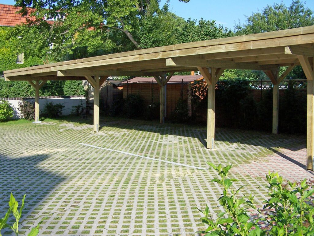 Reihenanlage mit Holzblende
