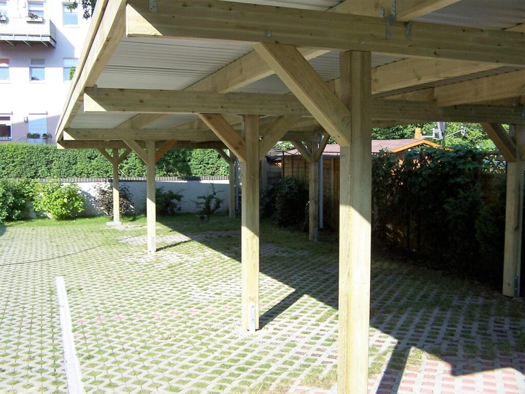 Reihenanlage mit Holzblende