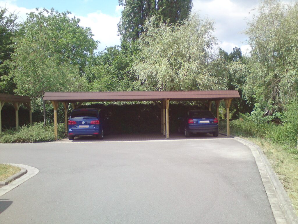 Reihenanlage mit Schindelblende