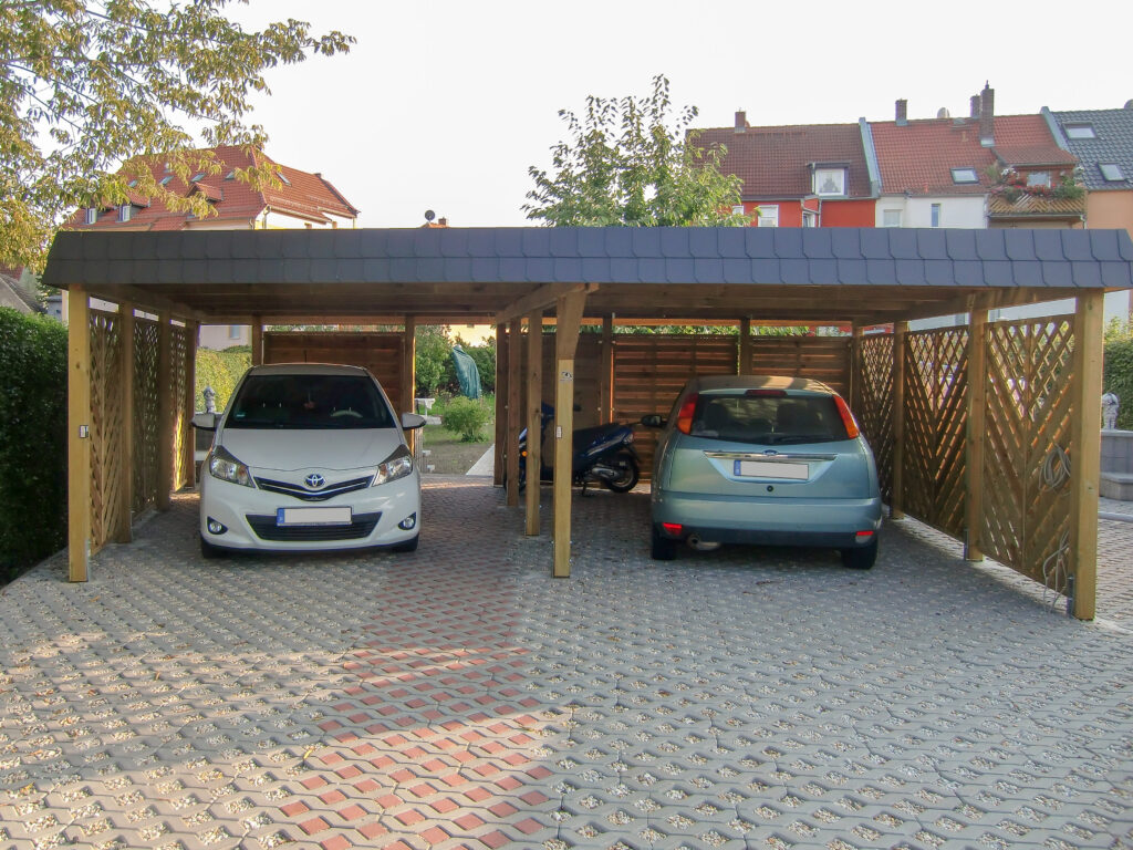 Reihenanlage mit Schindelblende