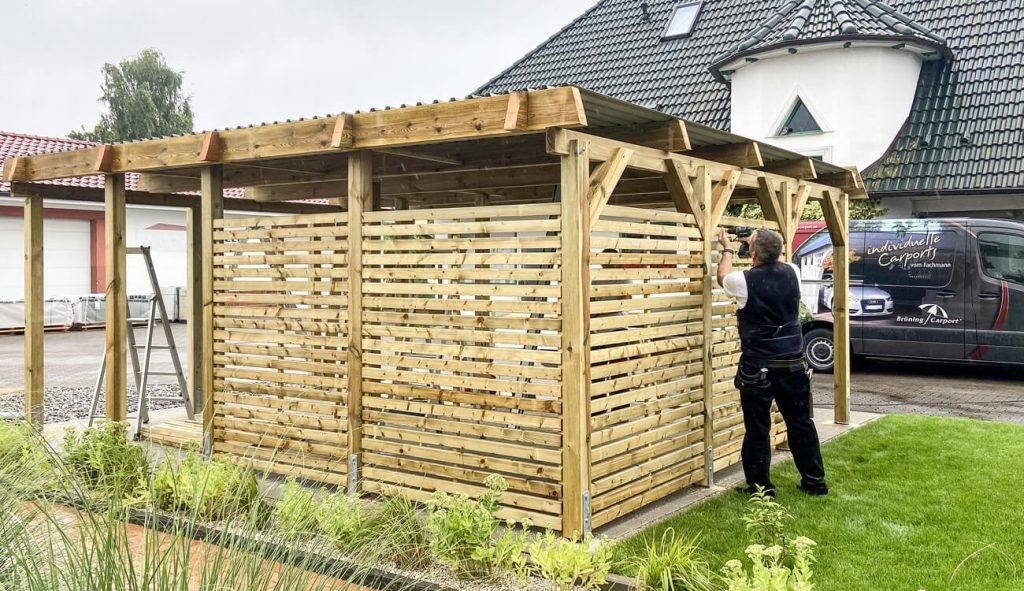 Sichtschutz in Carport einbauen