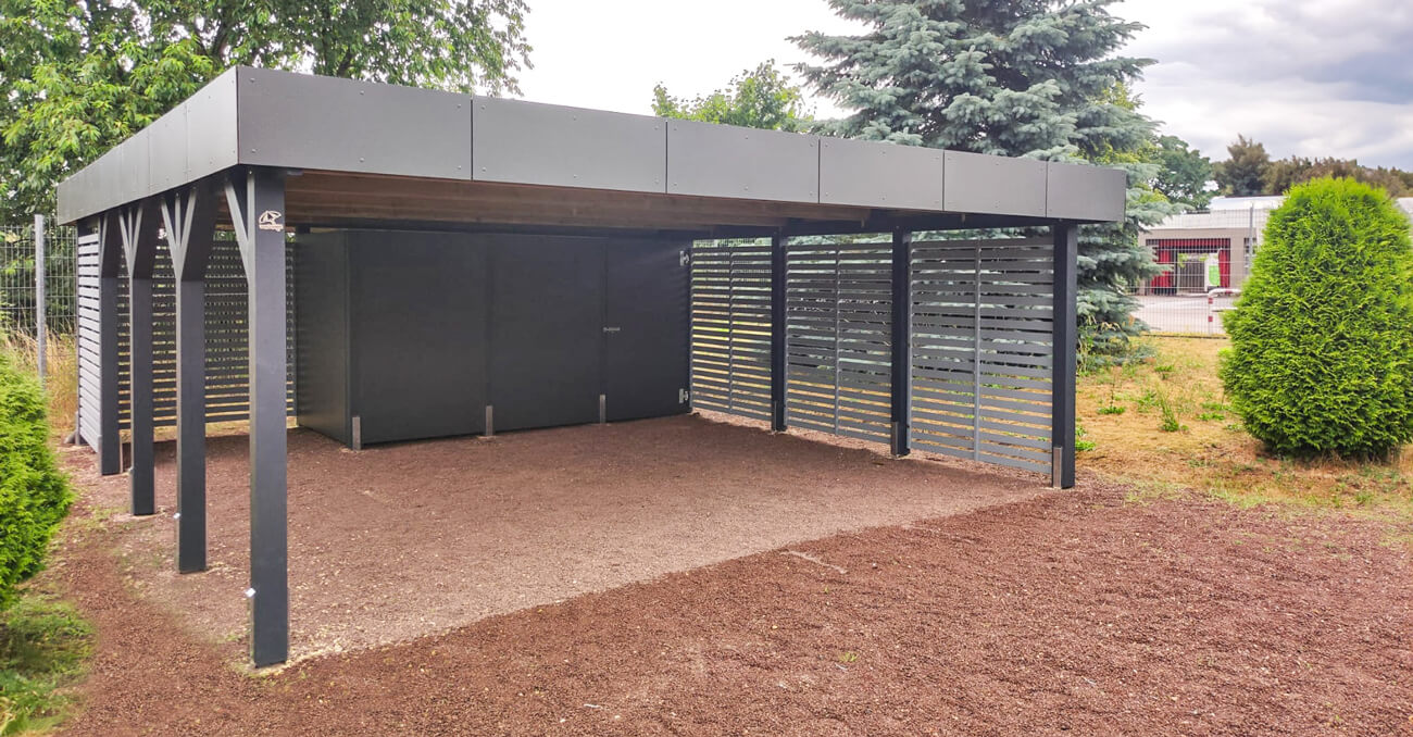 Doppelcarport mit Kammer und Blende aus HPL