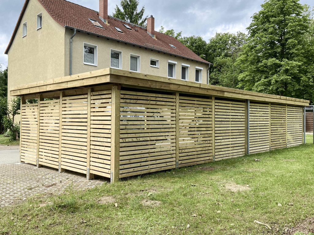 Carport-Reihenanlage für 4 PKW mit Rhombus Sichtschutz